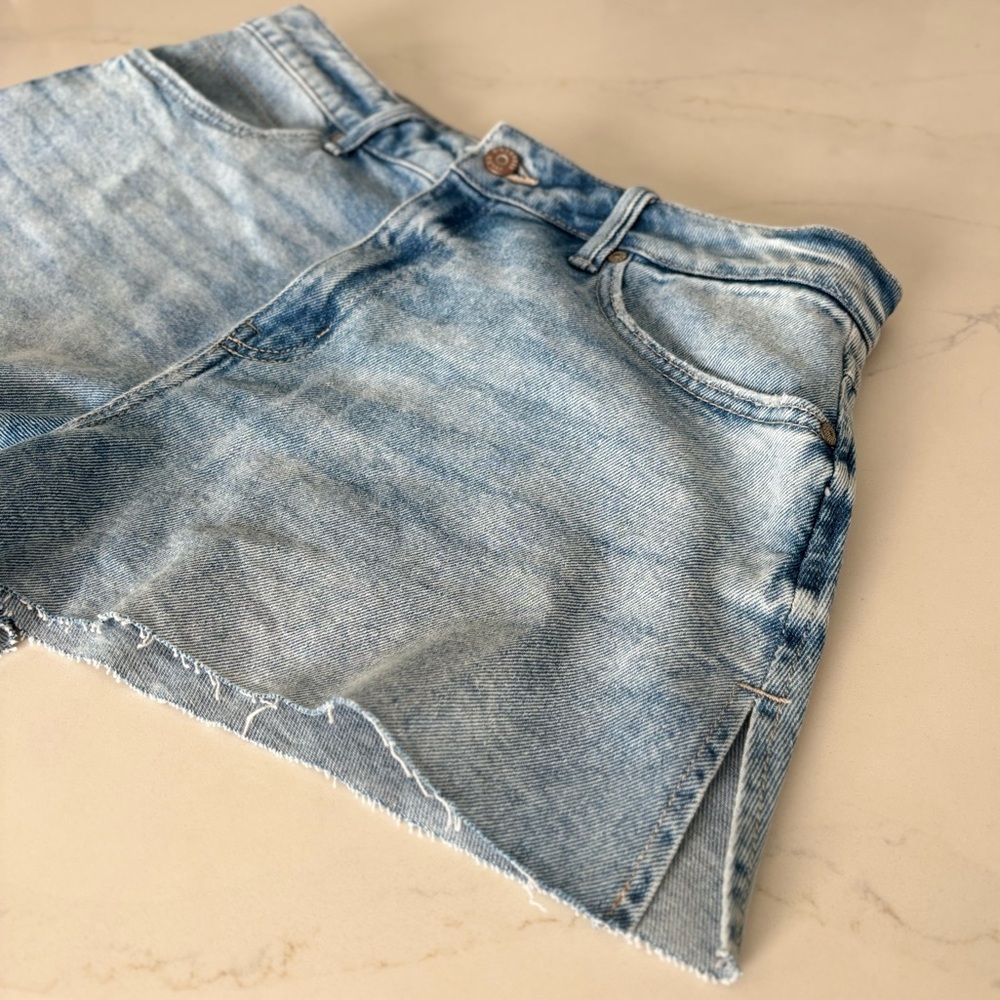 NEW DENIM SHORTS SIZE 11